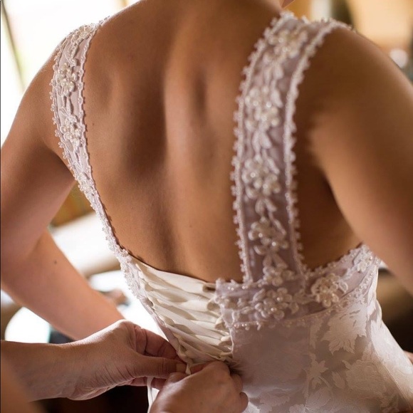 Demetrios Wedding Dress with beading & lace-up back - Picture 2 of 4